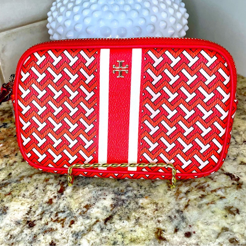 Tory Burch NWOT T Zag Wristlet